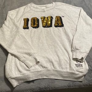 -  Victoria’s Secret  - medium size - gray/white crewn who is this a crew neck
